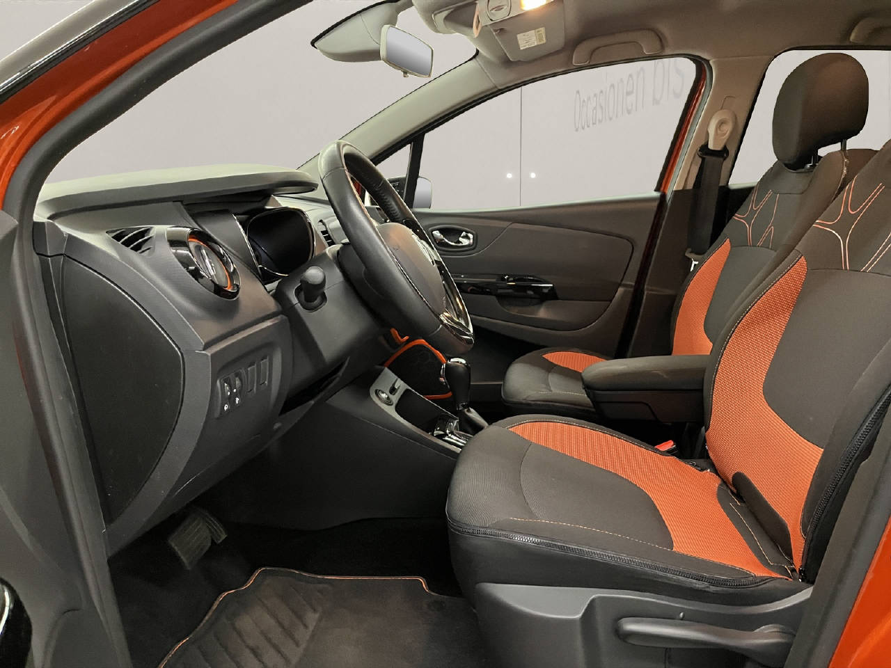 RENAULT Captur 1.2 TCe Dynamique EDC-image-4