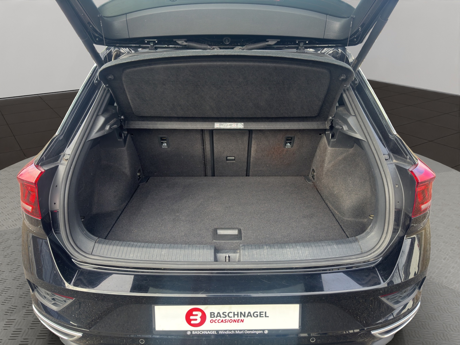 VW T-Roc 2.0 TSI Sport DSG 4Motion-image-5
