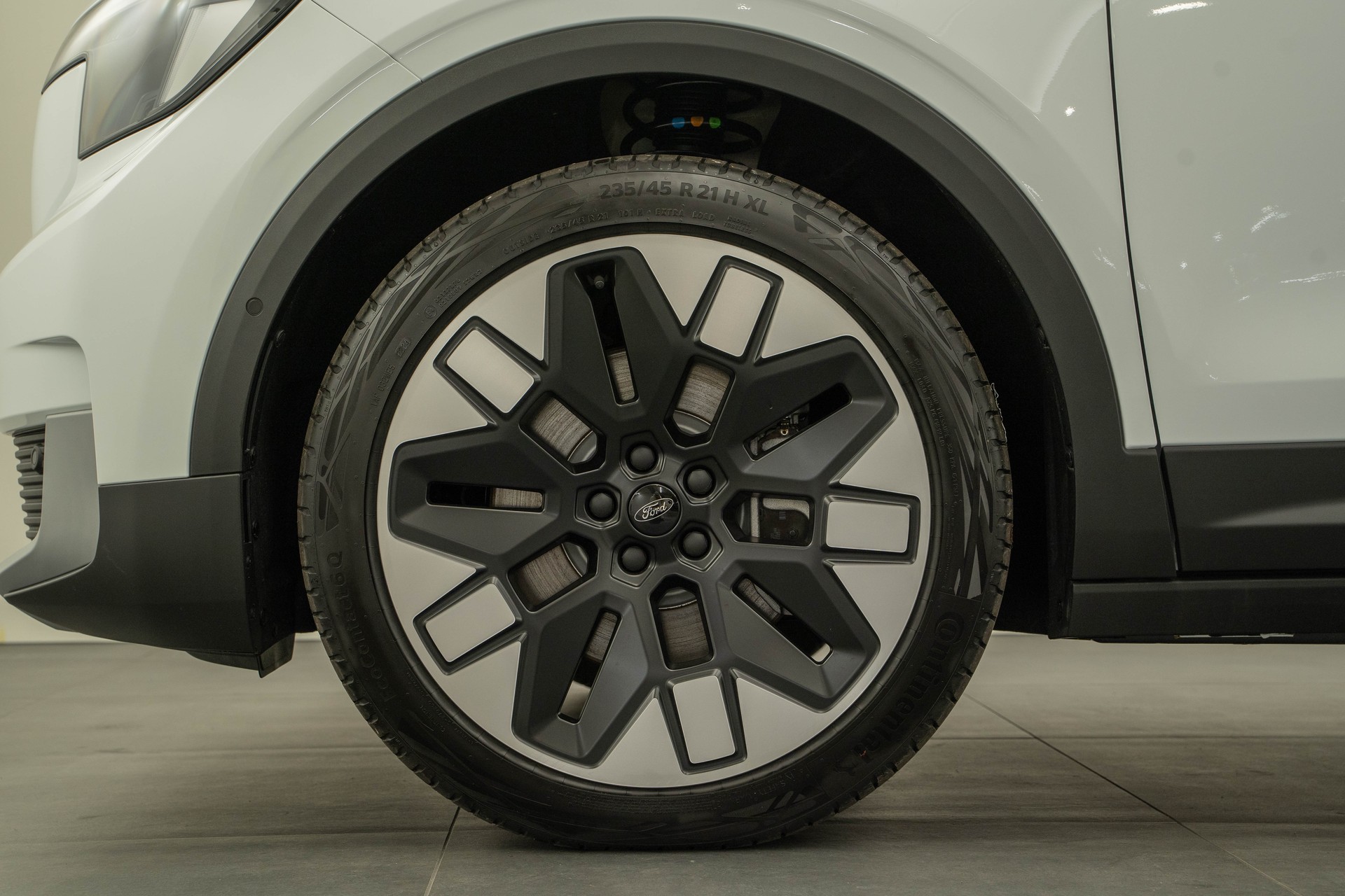FORD Explorer Extended Range Premium AWD-image-14