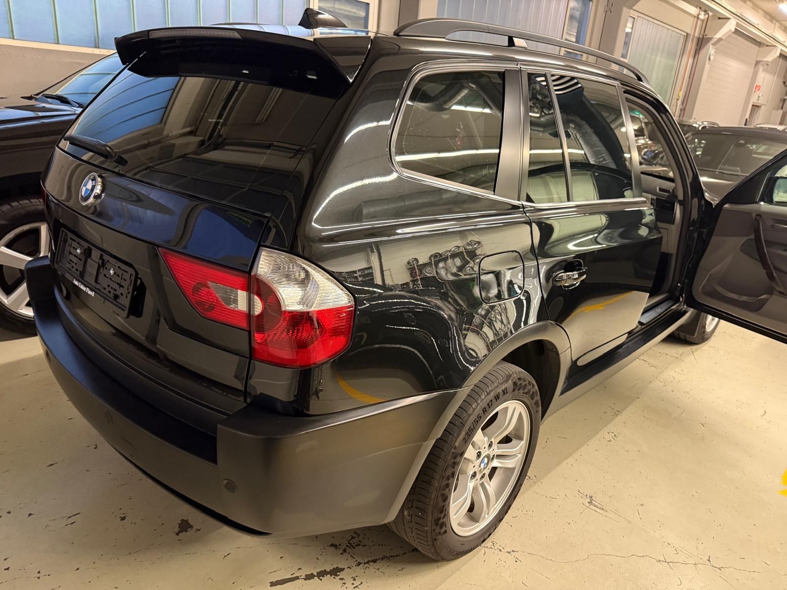 BMW X3 2.5i-image-2