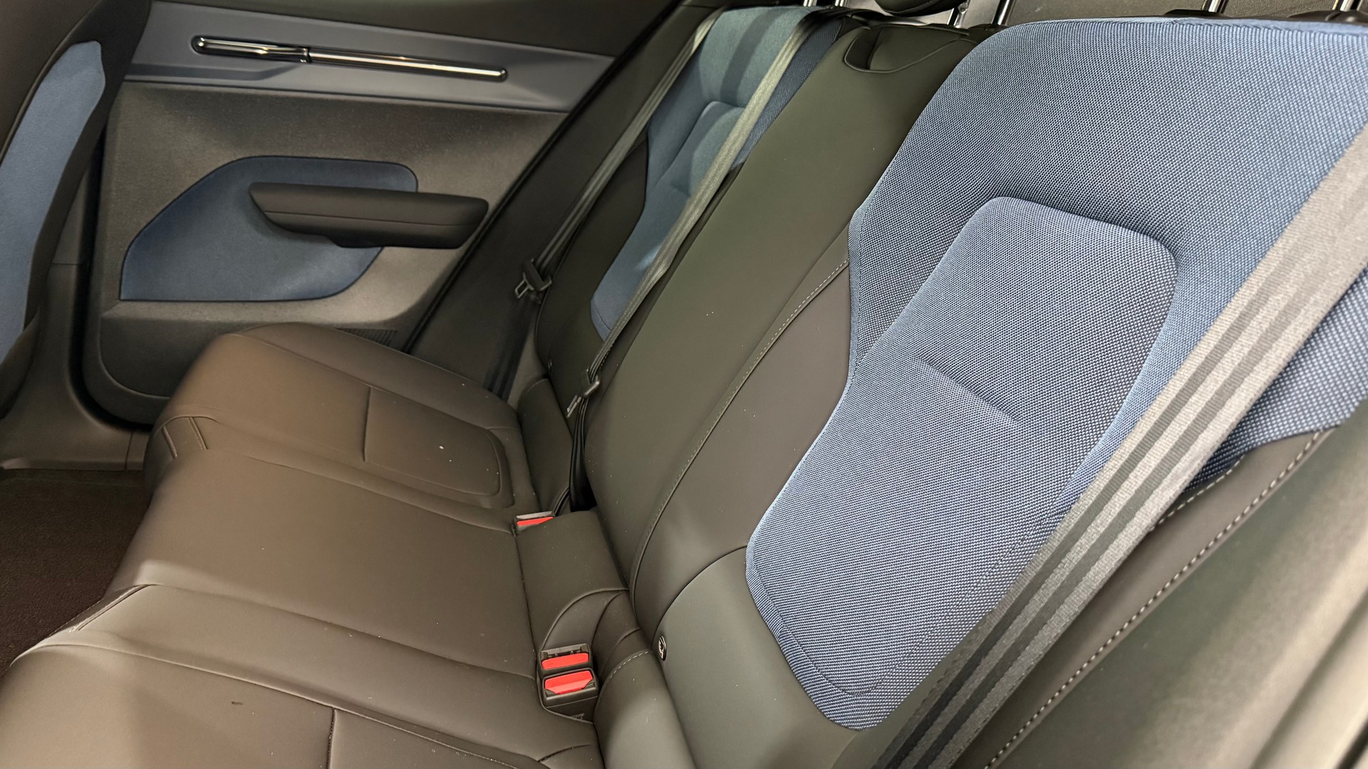 VOLVO EX 30 E60 Twin Plus Performance-image-5