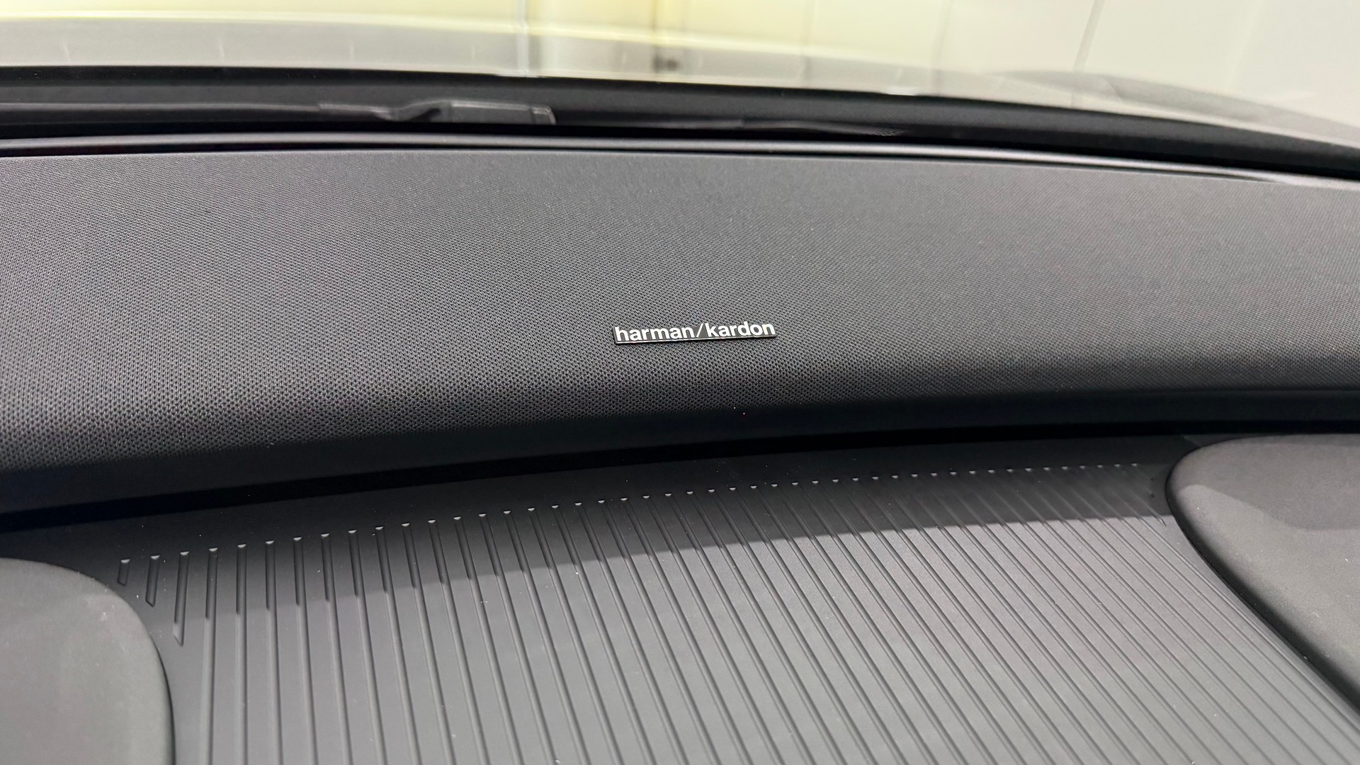 VOLVO EX 30 E60 Twin Plus Performance-image-8