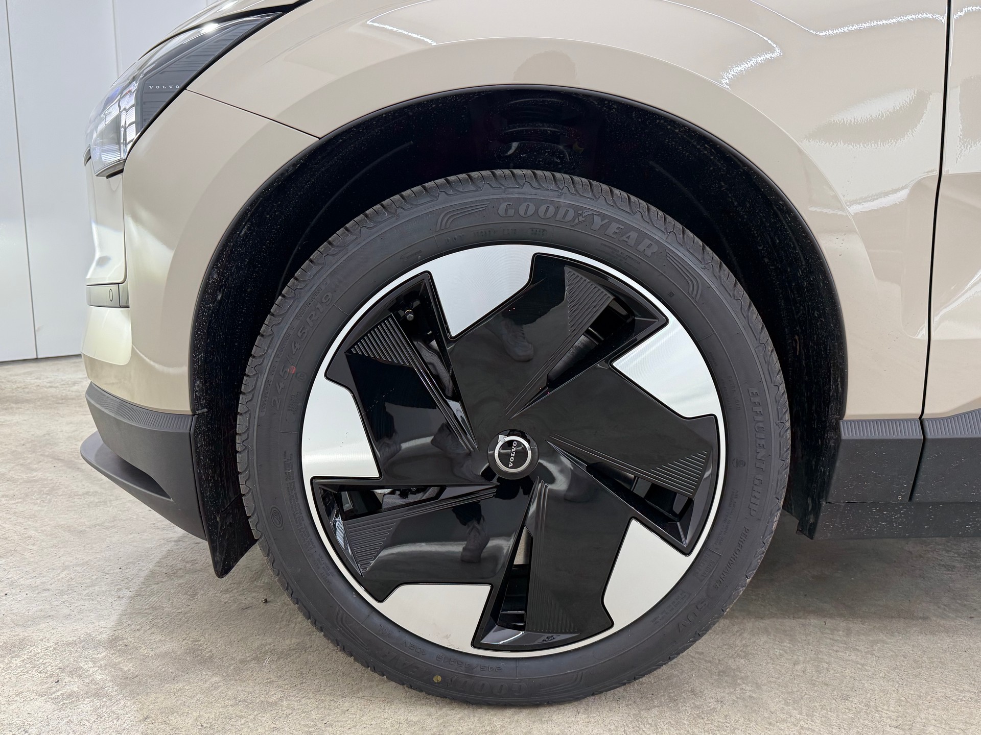 VOLVO EX 30 E60 Twin Plus Performance-image-7