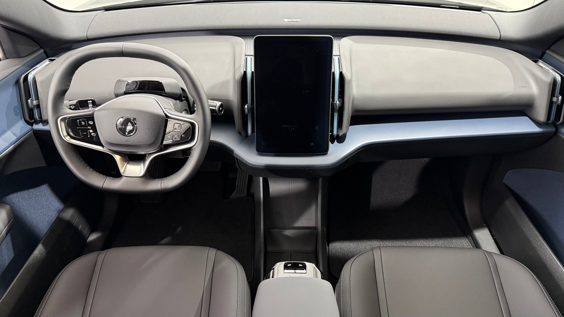 VOLVO EX 30 E60 Twin Plus Performance-image-11