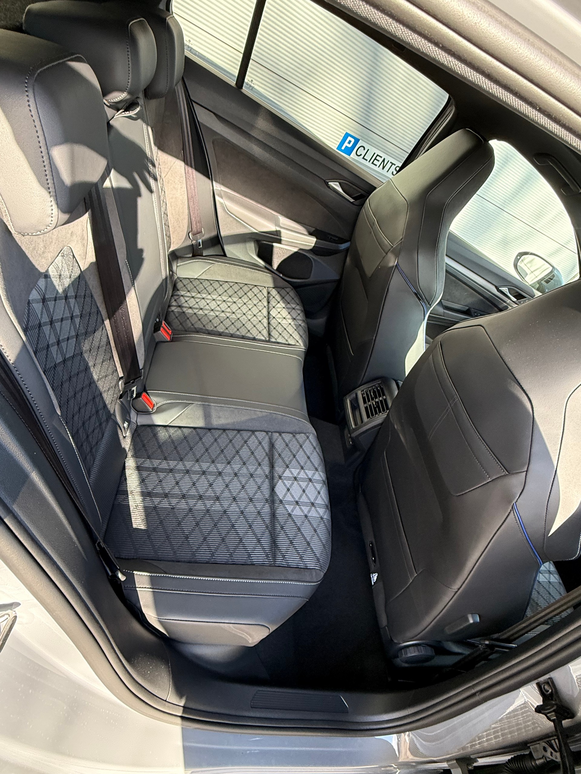 VW Golf 1.5 e TSI R-Line DSG / VENDUE VERKAUFT-image-7