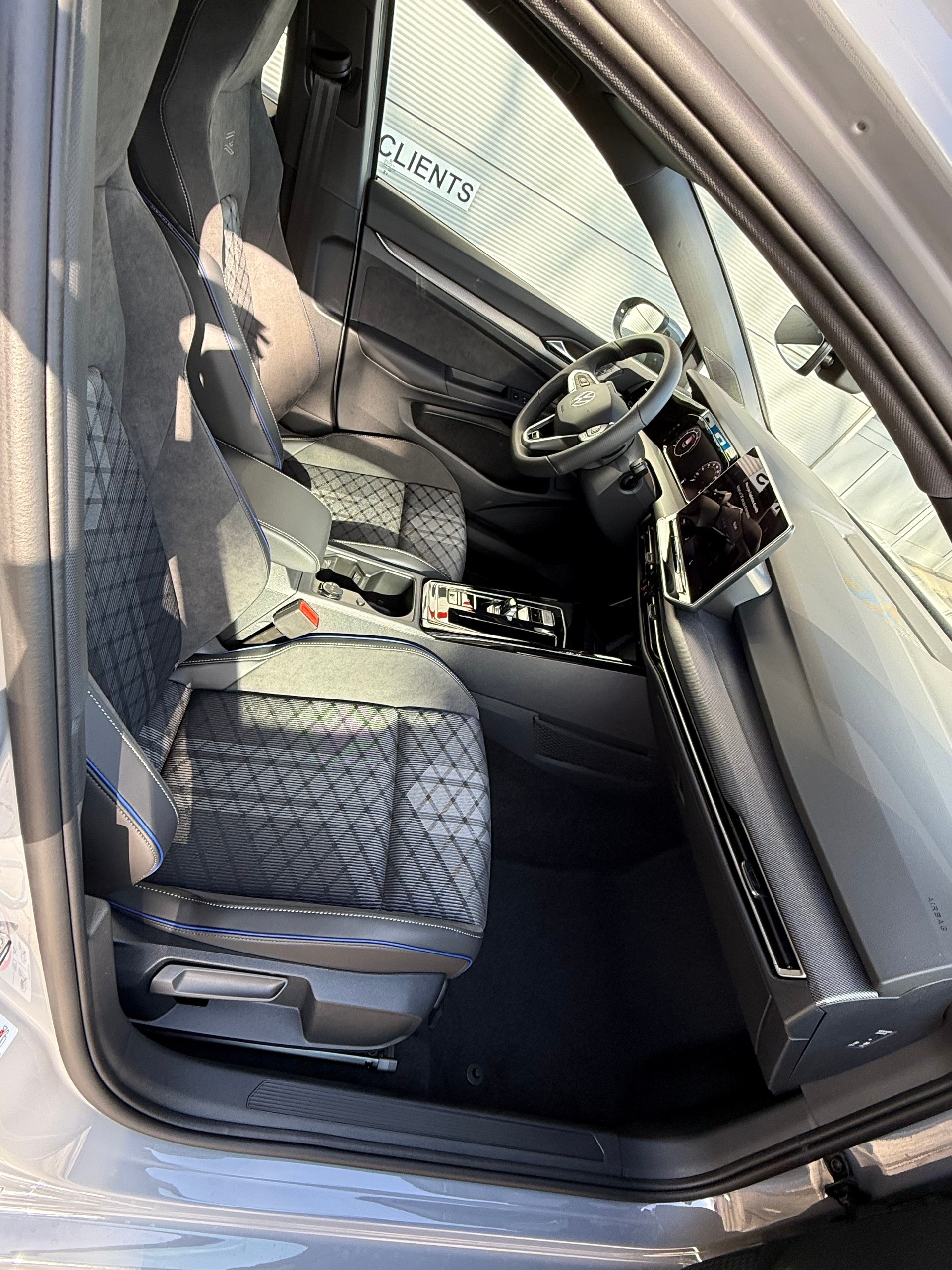 VW Golf 1.5 e TSI R-Line DSG / VENDUE VERKAUFT-image-6