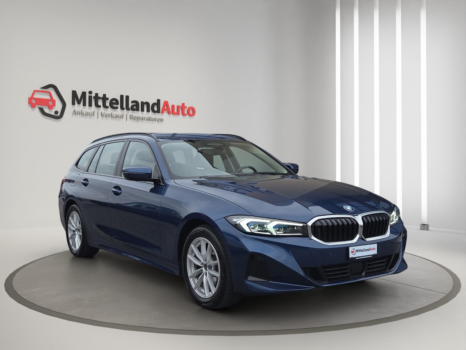 BMW 320d xDrive 48V Touring Steptronic-image-2