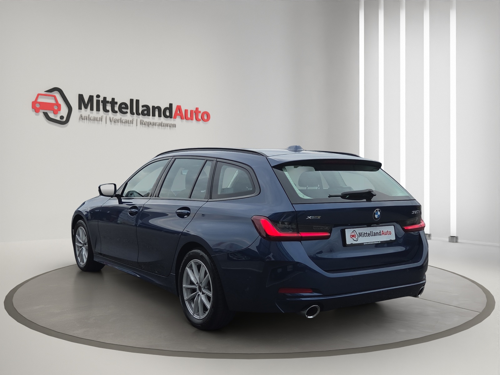 BMW 320d xDrive 48V Touring Steptronic-image-12