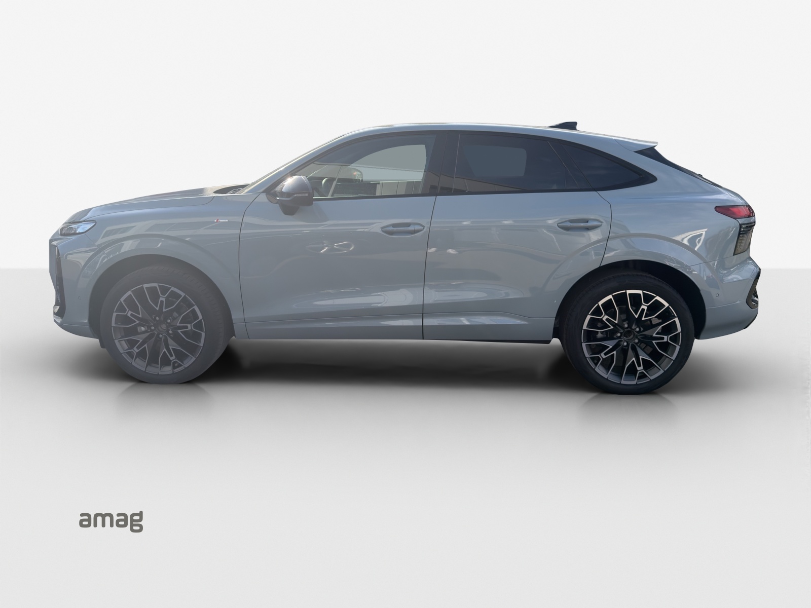 AUDI Q3 Sportback 110 kW TFSI S tronic-image-1