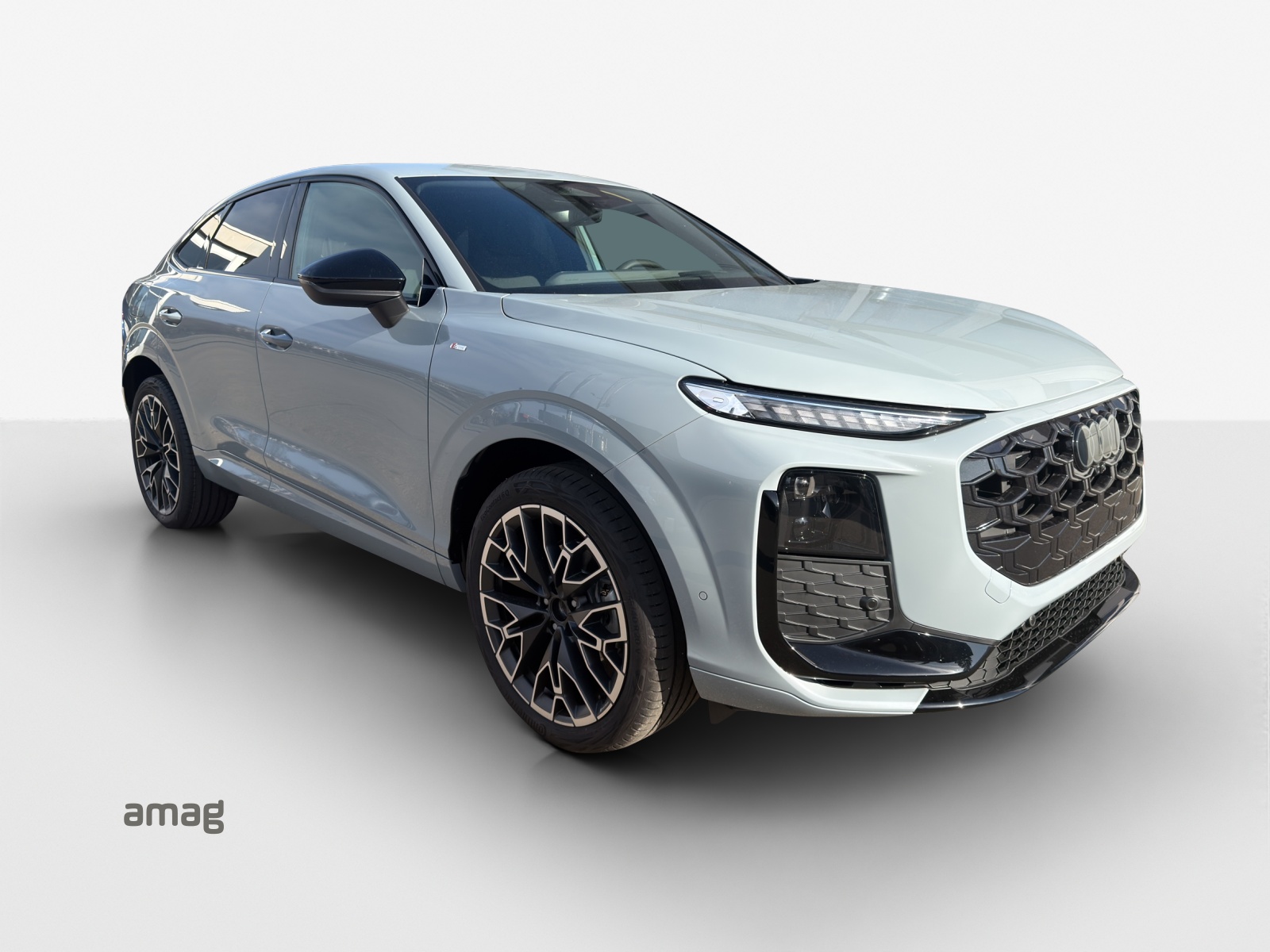 AUDI Q3 Sportback 110 kW TFSI S tronic-image-5