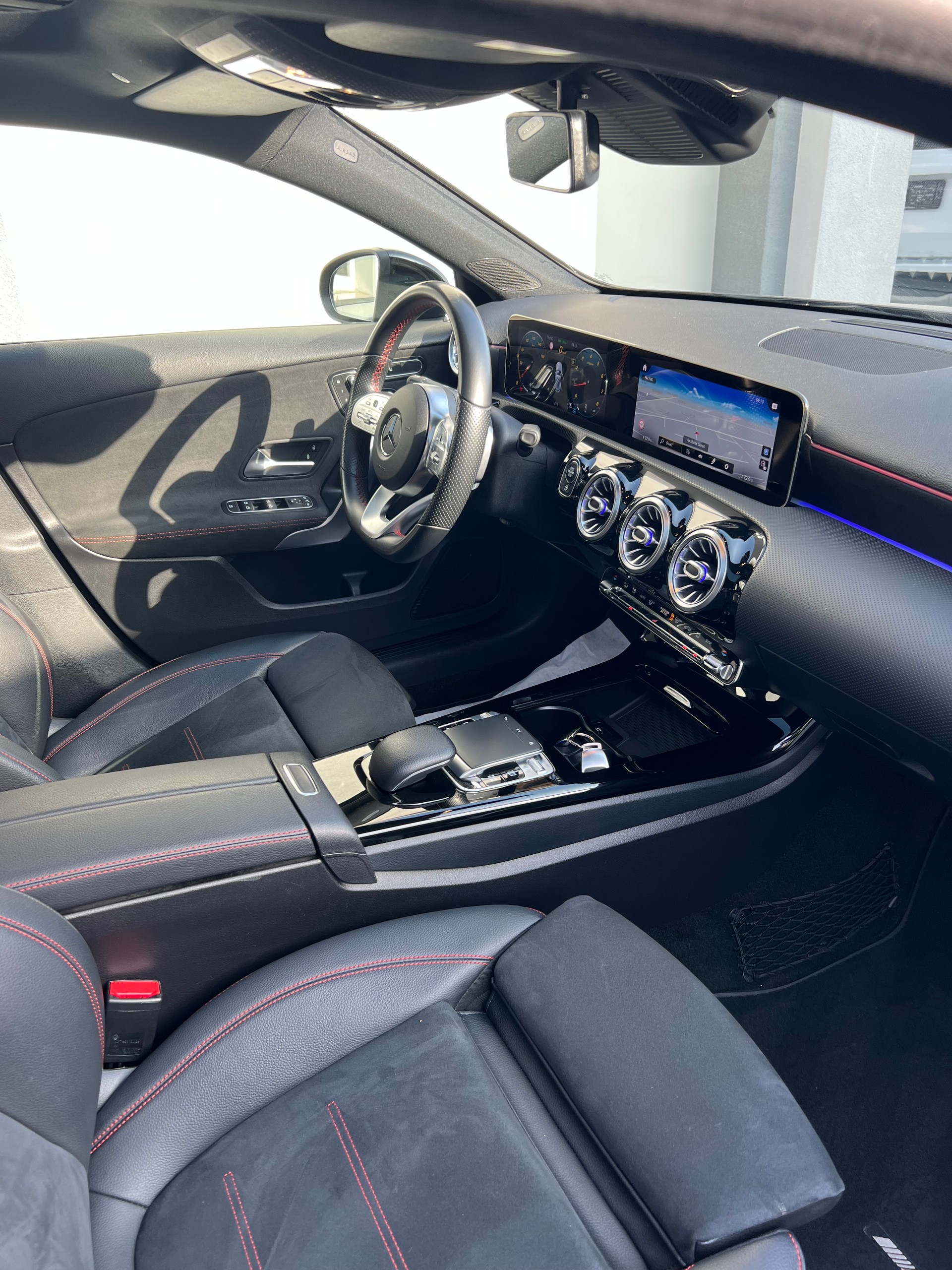 MERCEDES-BENZ A 220 AMG Line 7G-DCT 4Matic-image-7