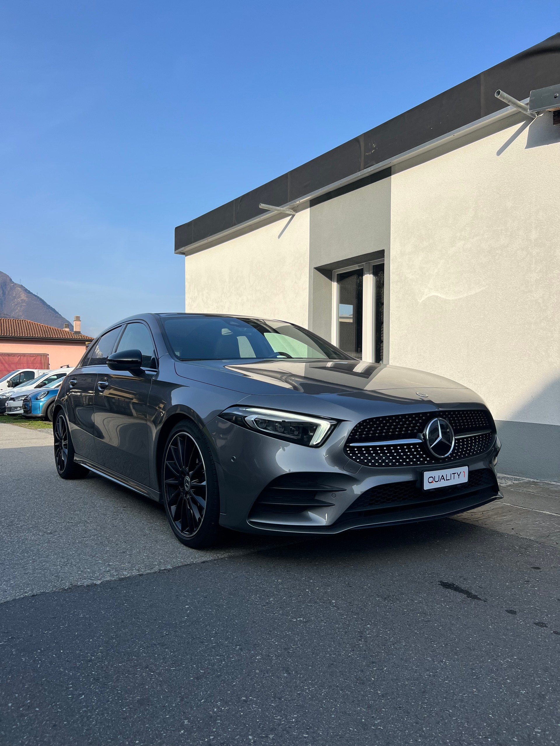 MERCEDES-BENZ A 220 AMG Line 7G-DCT 4Matic-image-1