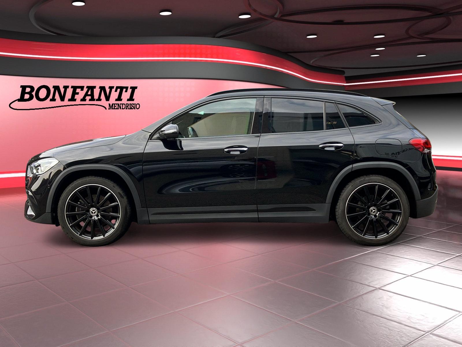 MERCEDES-BENZ GLA 200 AMG Line-image-3