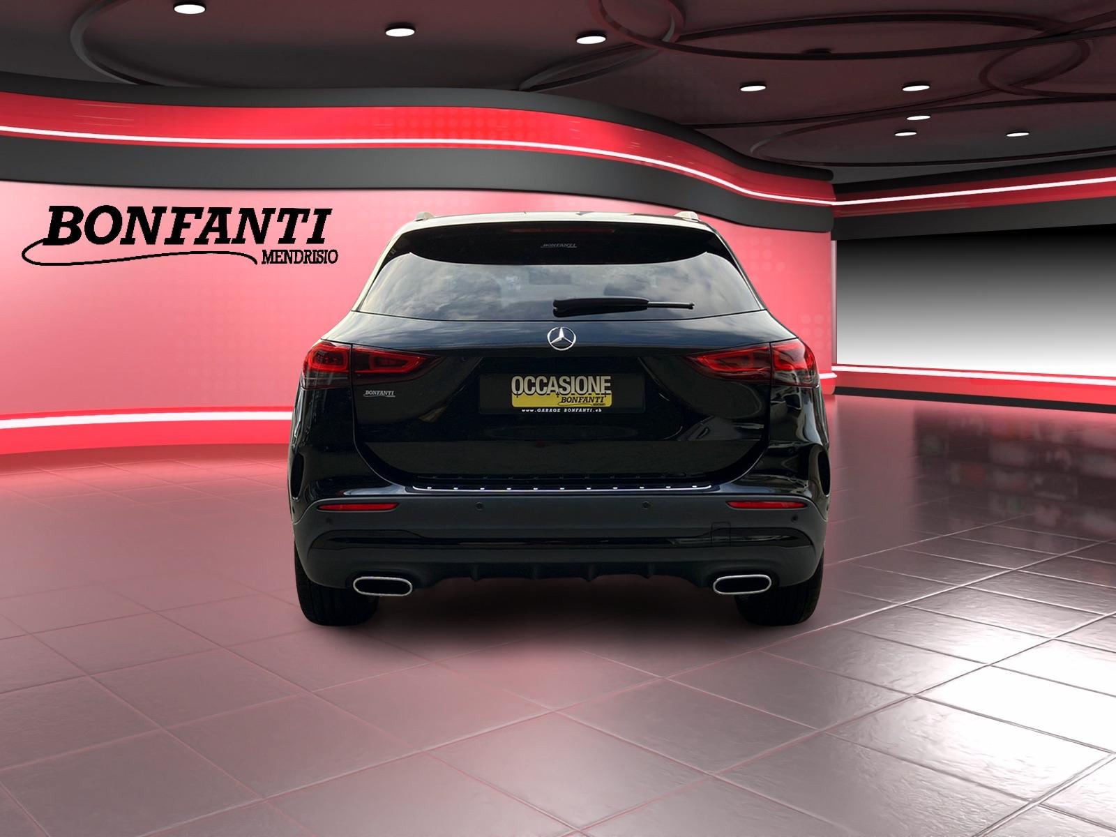 MERCEDES-BENZ GLA 200 AMG Line-image-8