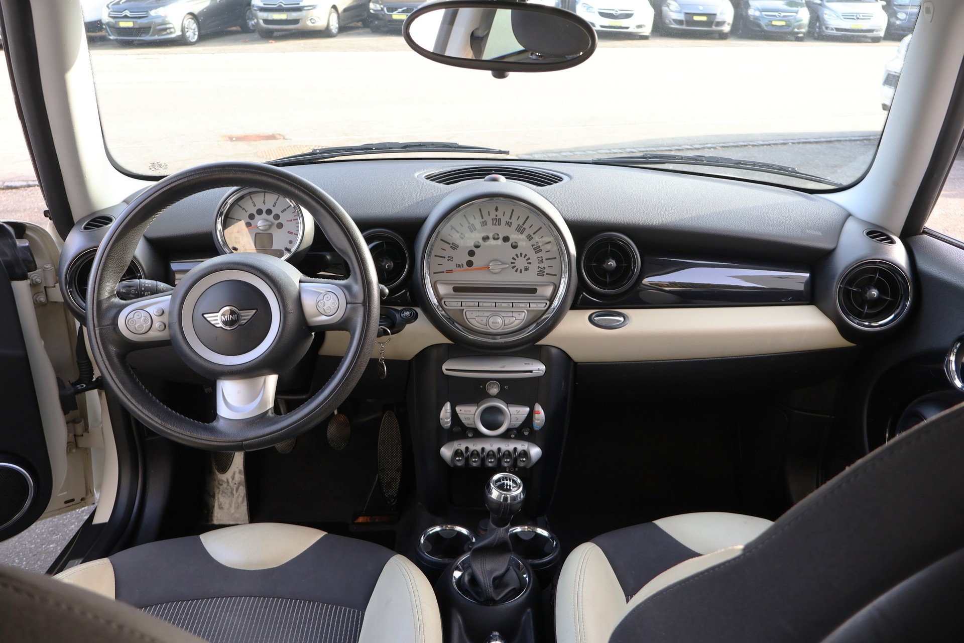 MINI Cooper-image-13