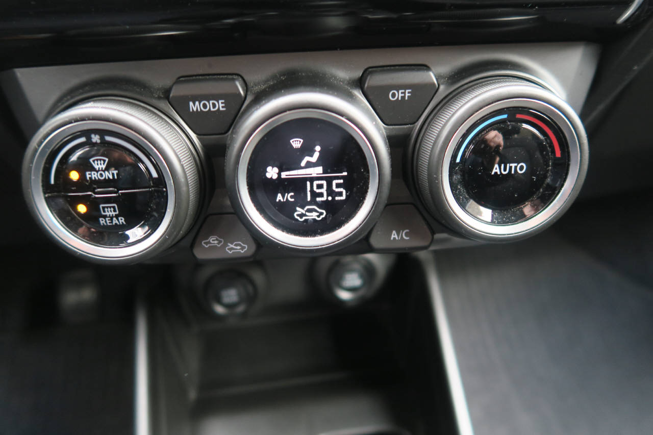 SUZUKI Swift 1.2 Compact Top Hybrid 4x4-image-11