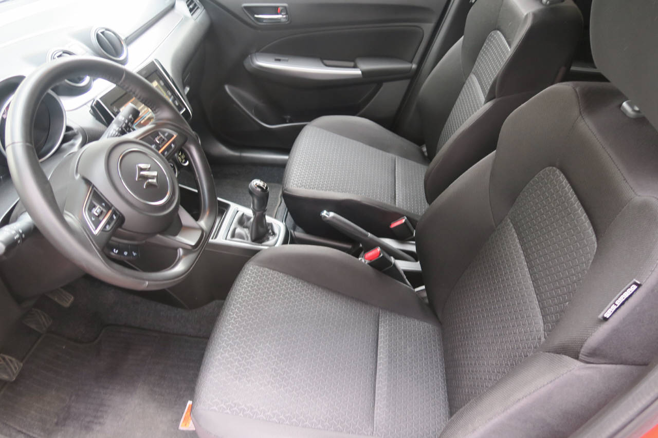SUZUKI Swift 1.2 Compact Top Hybrid 4x4-image-3