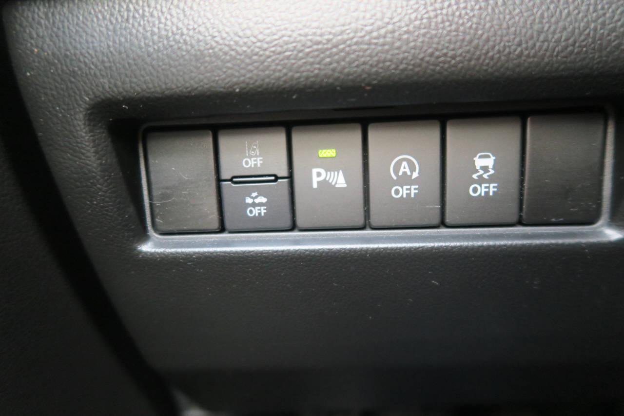 SUZUKI Swift 1.2 Compact Top Hybrid 4x4-image-7