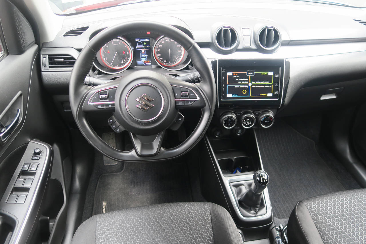 SUZUKI Swift 1.2 Compact Top Hybrid 4x4-image-4