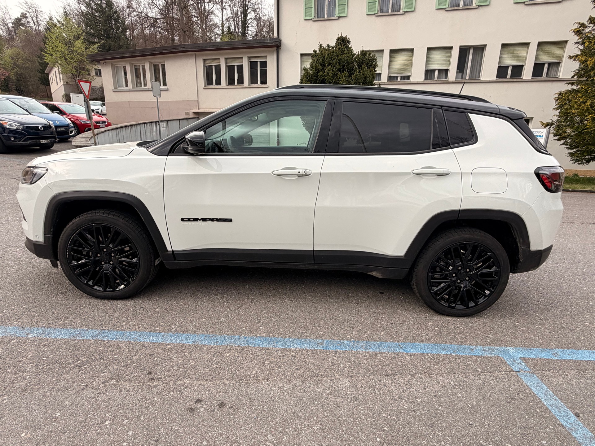 JEEP Compass 1.3 T PHEV Swiss Limited Sky AWD-image-3