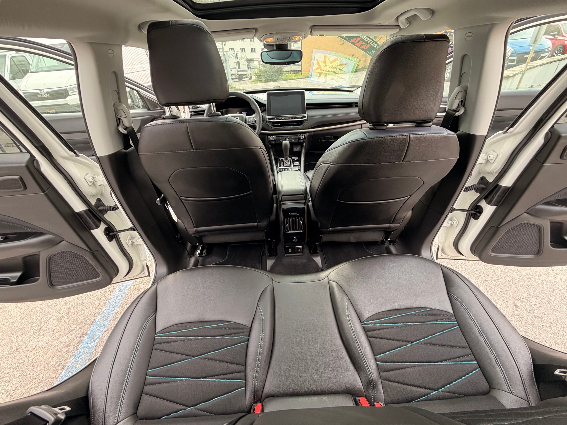 JEEP Compass 1.3 T PHEV Swiss Limited Sky AWD-image-22