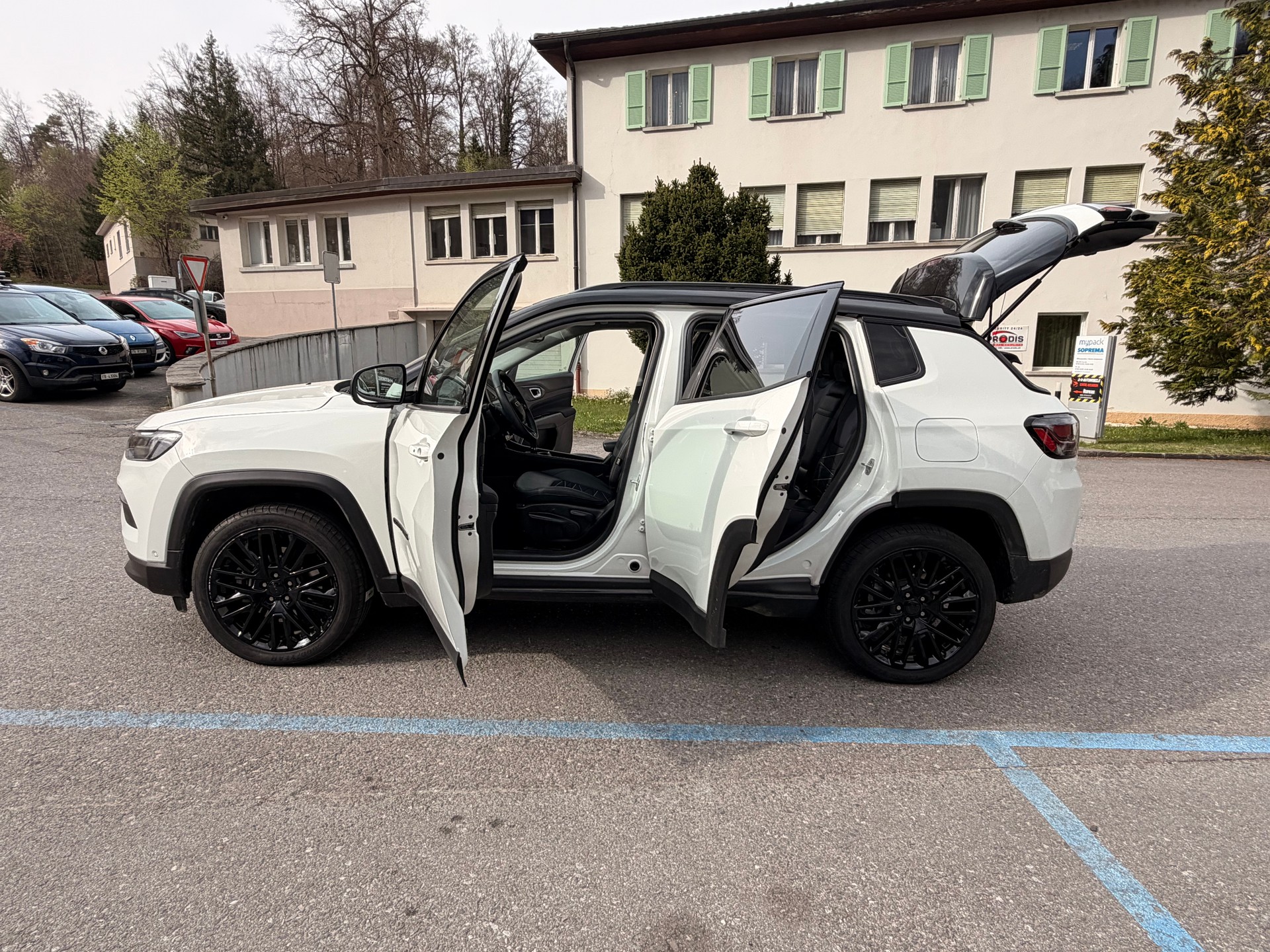 JEEP Compass 1.3 T PHEV Swiss Limited Sky AWD-image-15