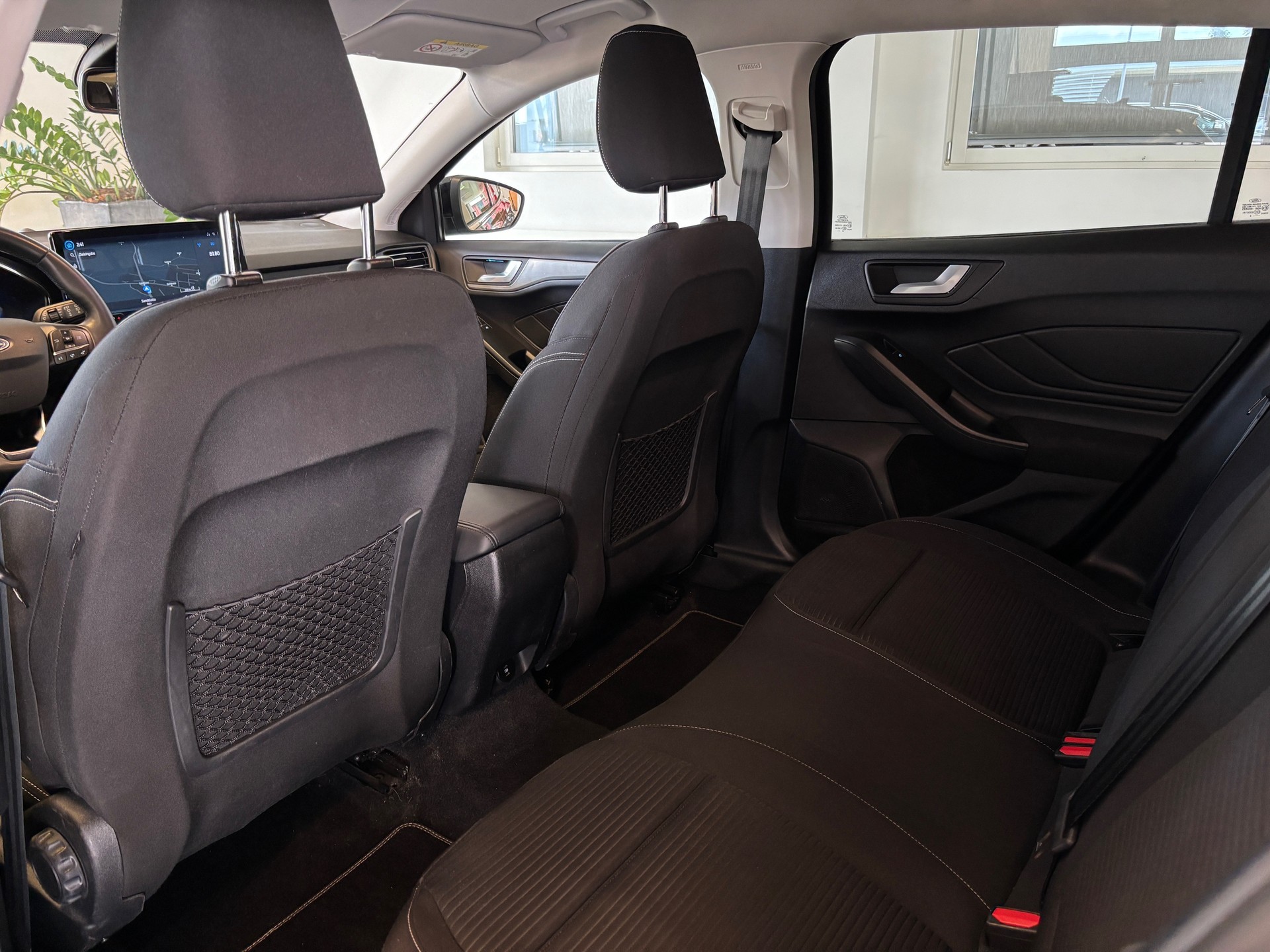 FORD Focus 1.0 MHEV Titanium X Automat-image-11