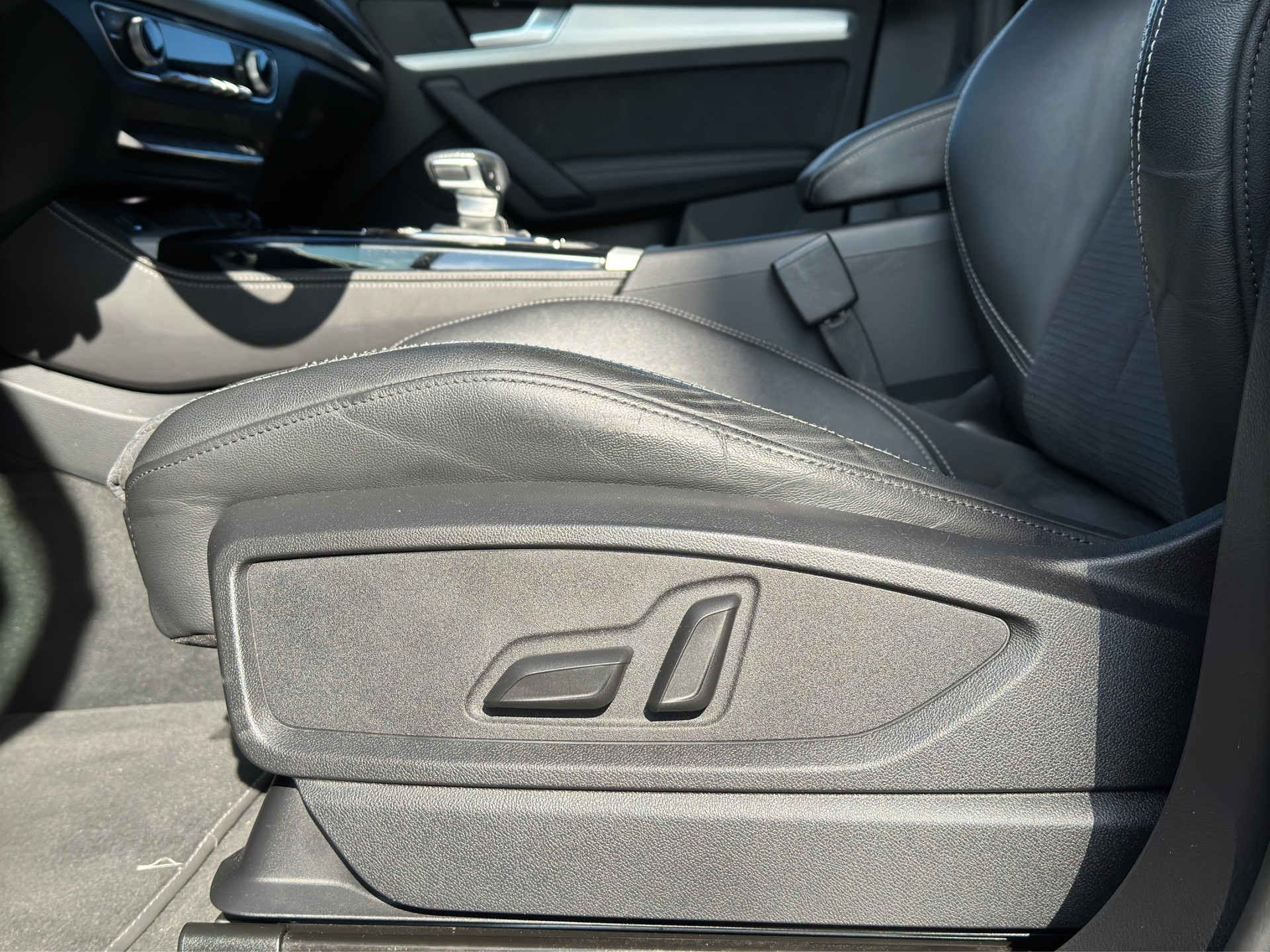 AUDI Q5 Sportback 40 TFSI S line quattro S-tronic-image-9