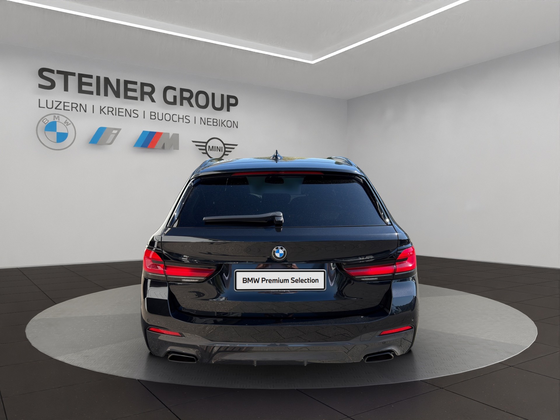 BMW 530d xDrive 48V Touring Pure M Sport Steptronic-image-5