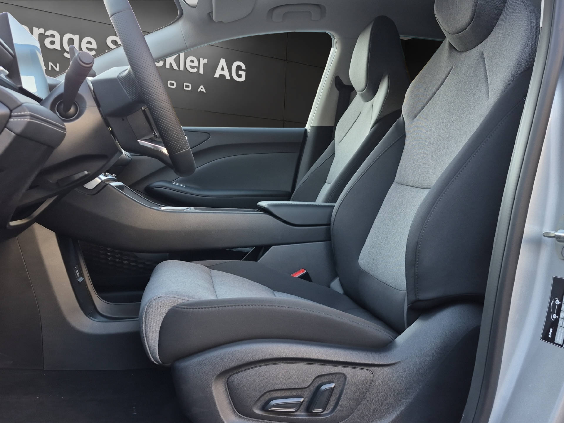 MG 4 Urban 54kWh Premium-image-9