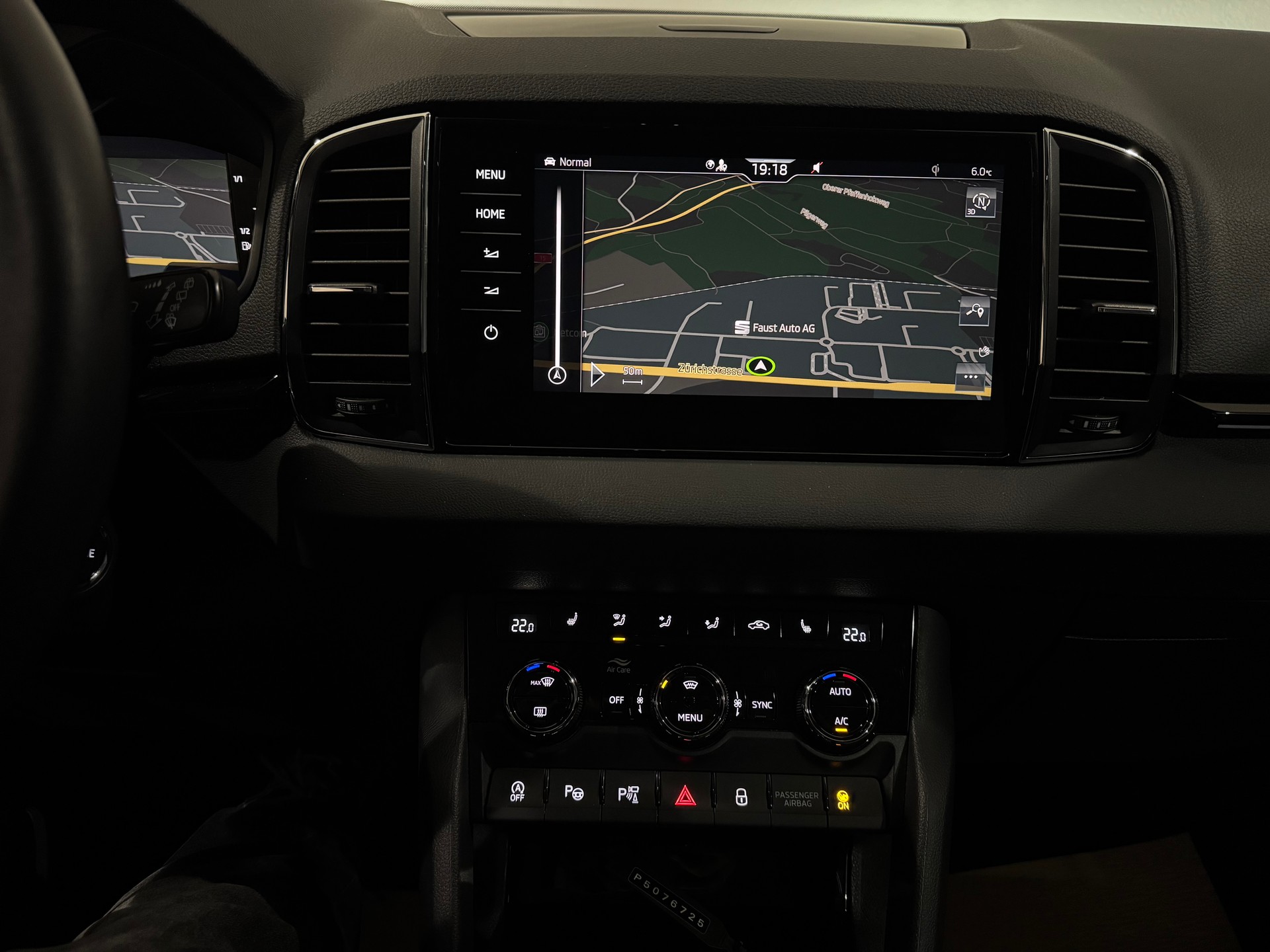 SKODA Karoq 2.0 TDI CR Style 4x4 DSG | AHK 2100Kg | 1.Hand-image-18