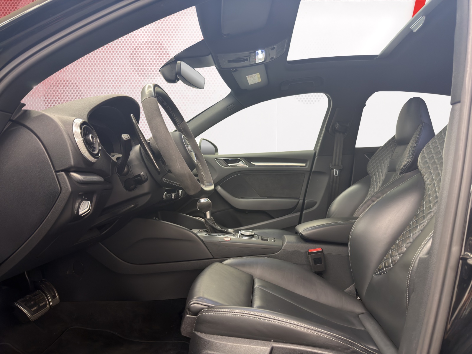 AUDI RS3 Limousine 2.5 TSI quattro S-tronic-image-9