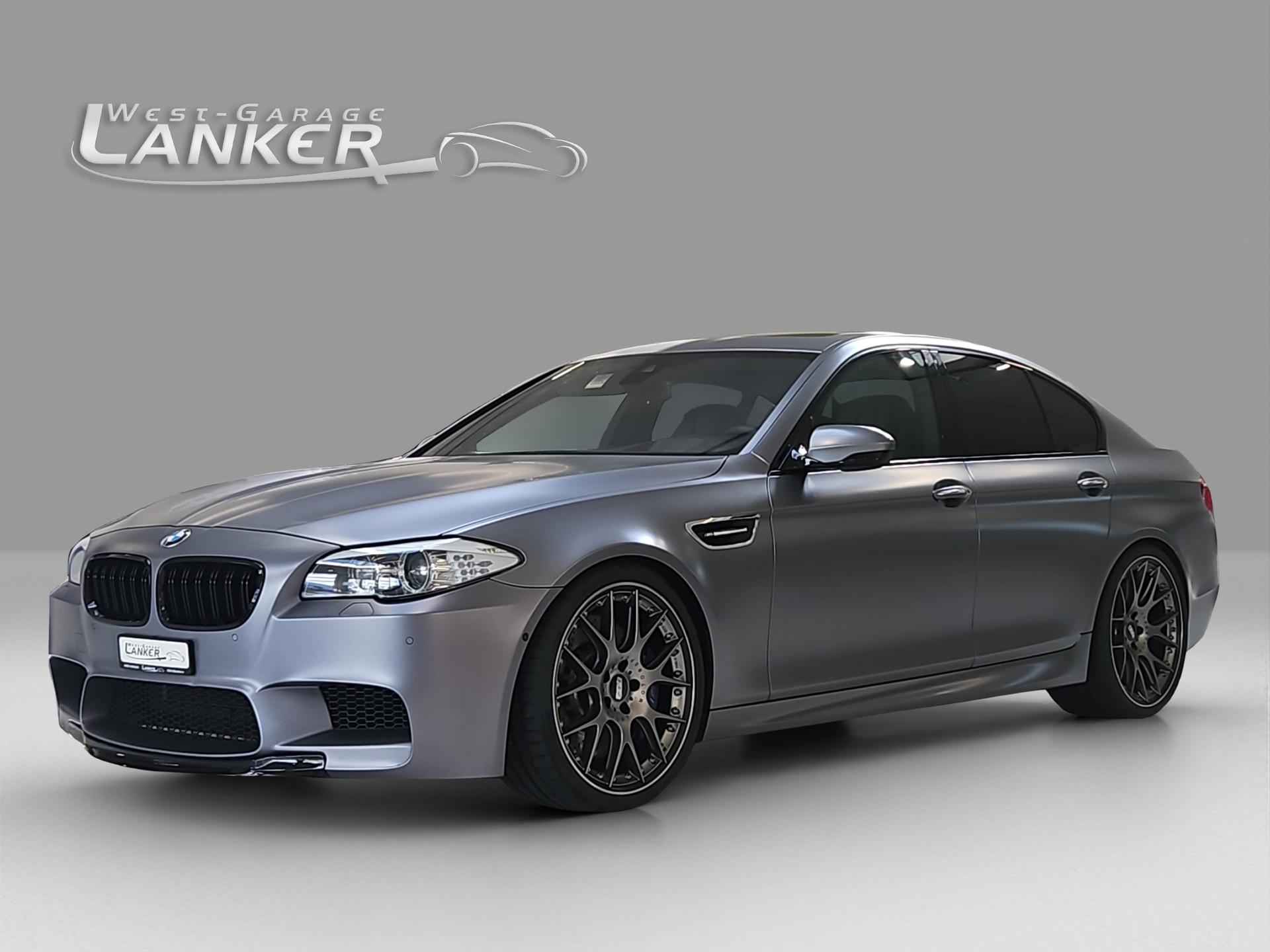 BMW M5-image-0