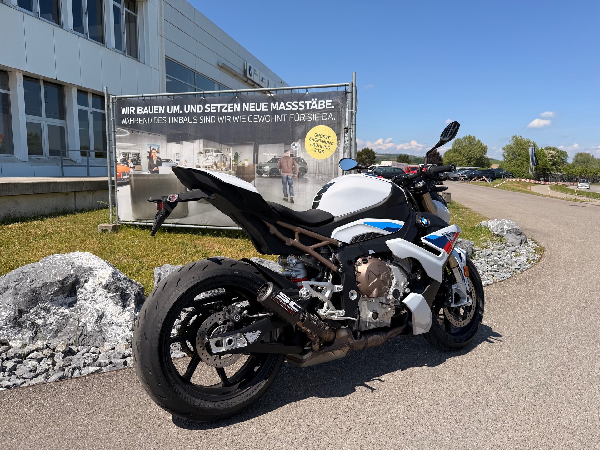 BMW S 1000 R M M Sport mit SC Project Auspuff-showroom-element-2