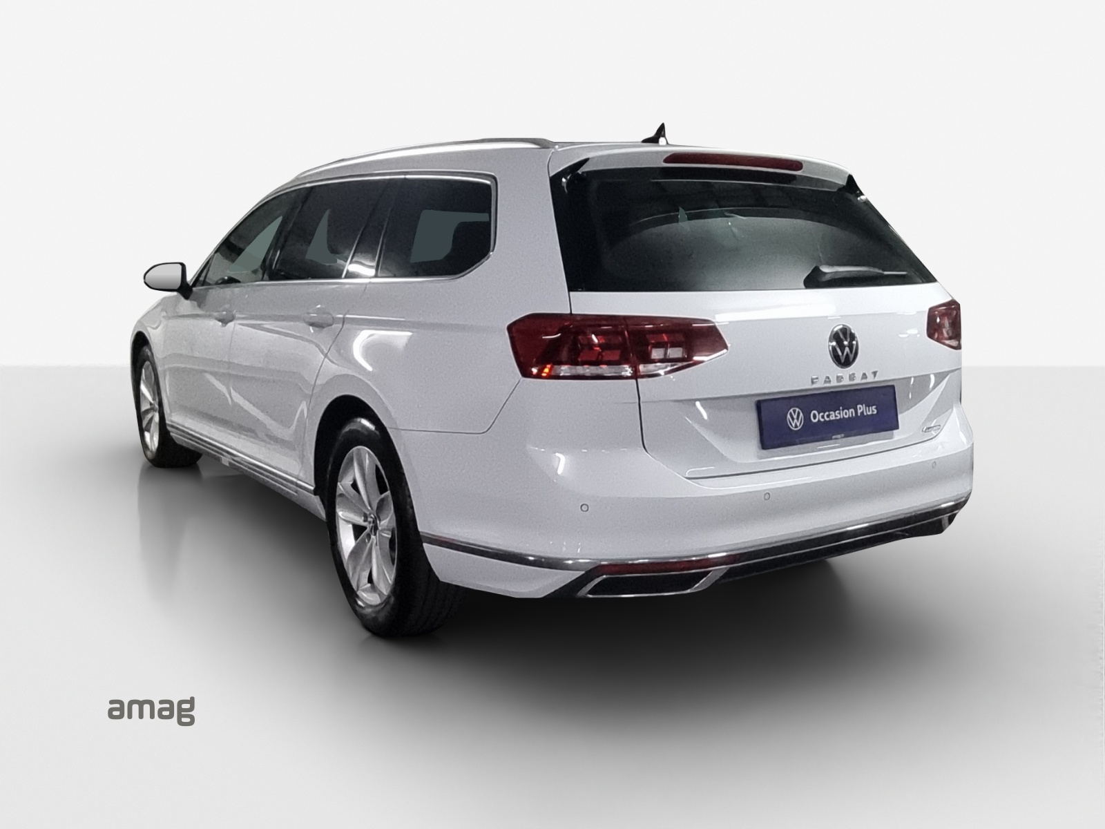 VW Passat 2.0 TDI BMT Elegance 4Motion DSG-image-2