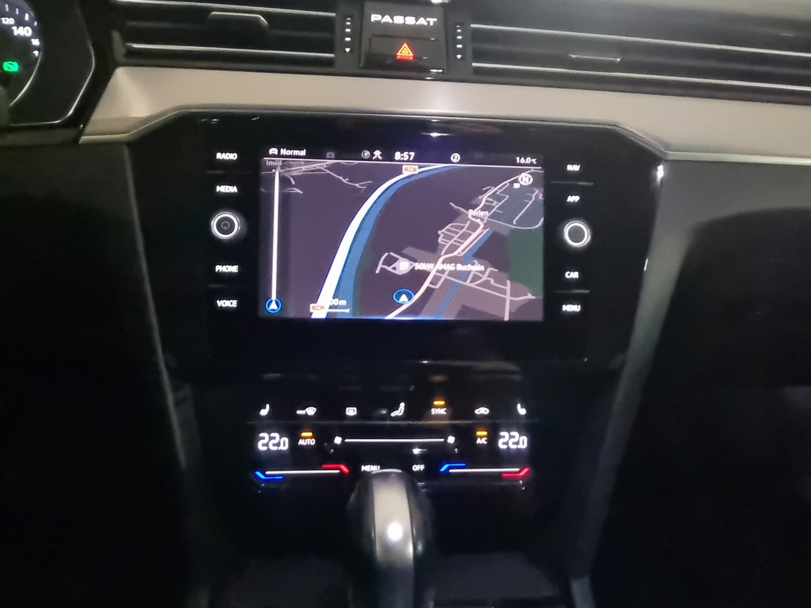 VW Passat 2.0 TDI BMT Elegance 4Motion DSG-image-10