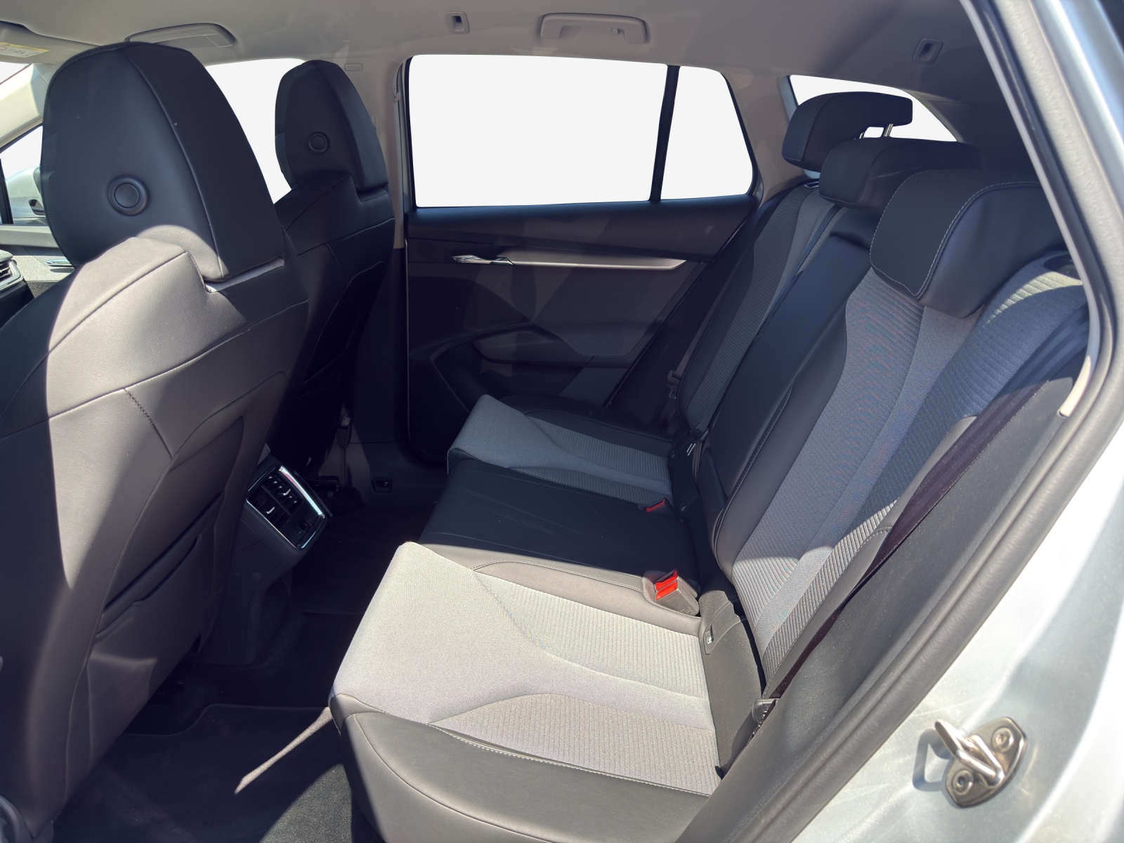 SKODA Enyaq iV 80x-image-11