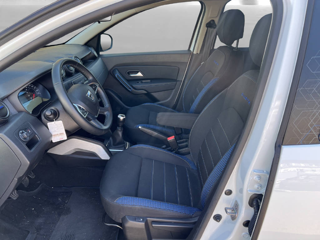 DACIA Duster 1.3 TCe 150 Celebration 4WD-image-3