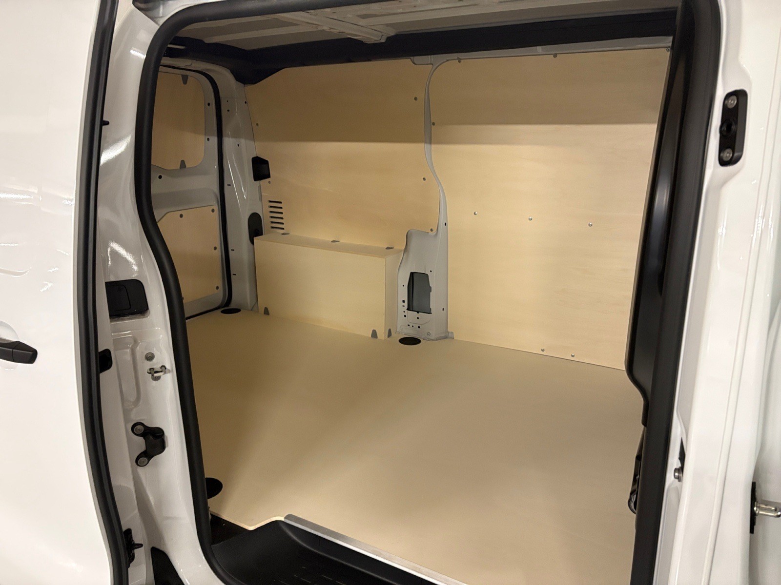 PEUGEOT Expert 1.5 BlueHDi 120 S&S Standard-image-13
