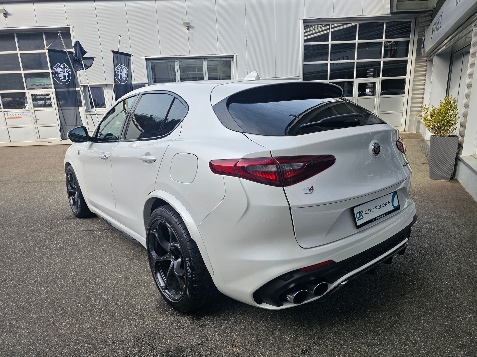 ALFA ROMEO Stelvio 2.9 V6 Quadrifoglio-showroom-element-2