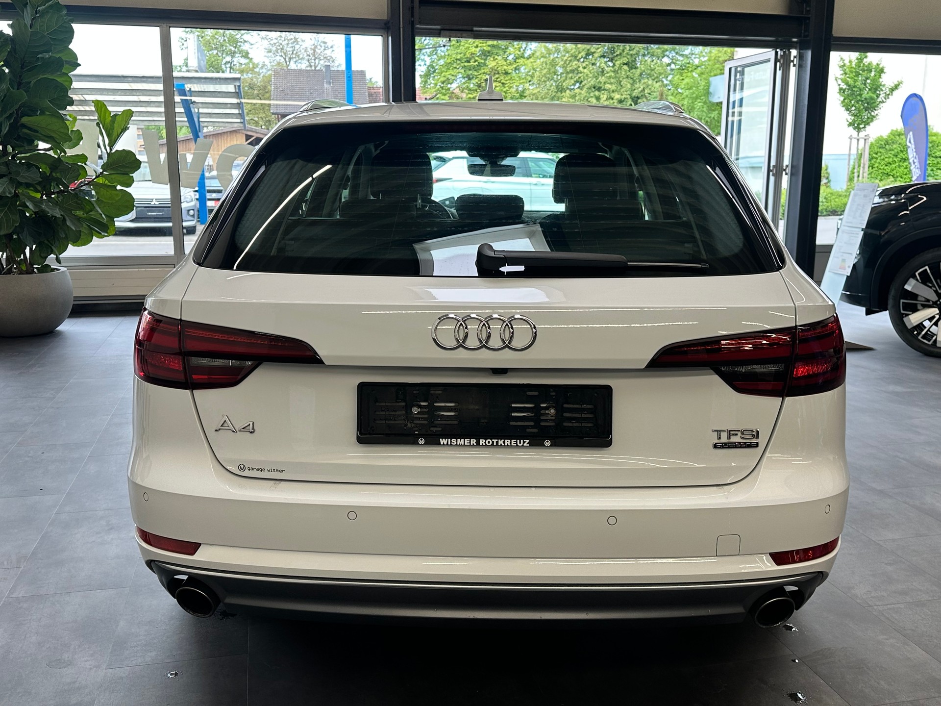 AUDI A4 Avant 2.0 TFSI Sport quattro S-tronic-showroom-element-3