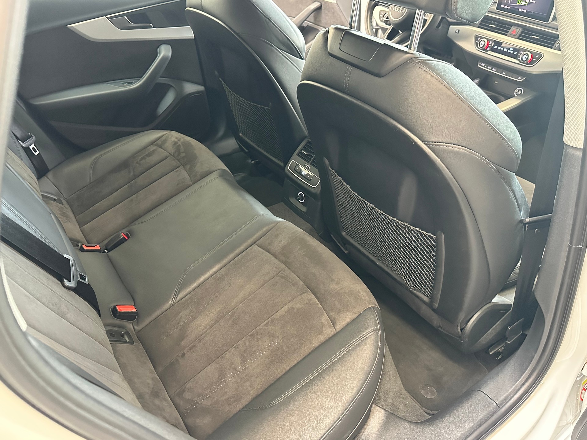 AUDI A4 Avant 2.0 TFSI Sport quattro S-tronic-image-15
