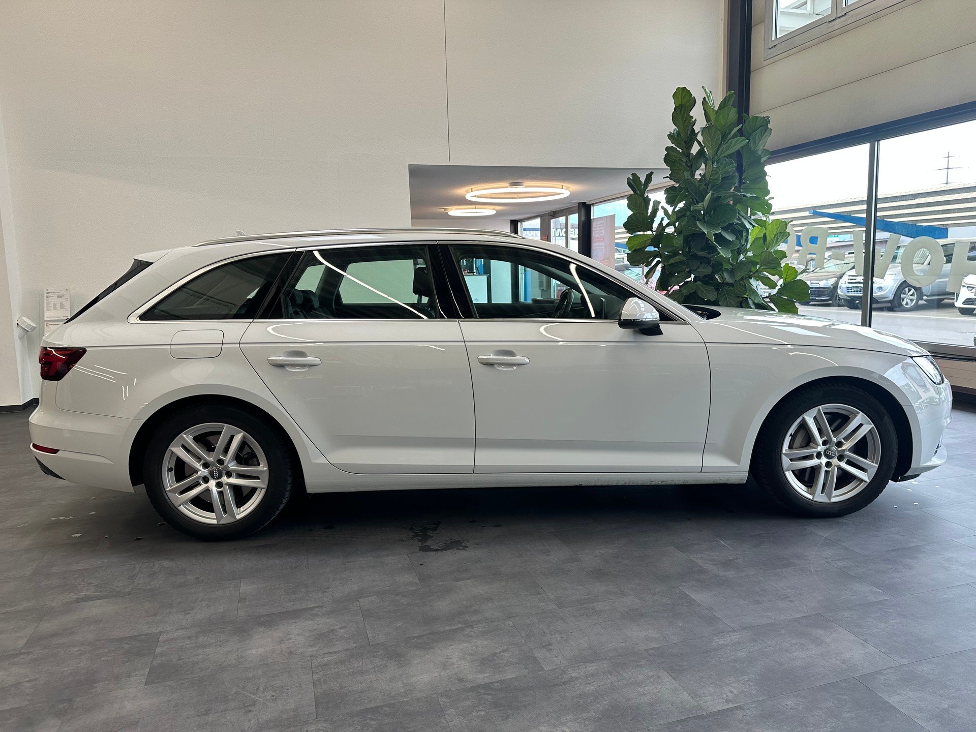 AUDI A4 Avant 2.0 TFSI Sport quattro S-tronic-image-5