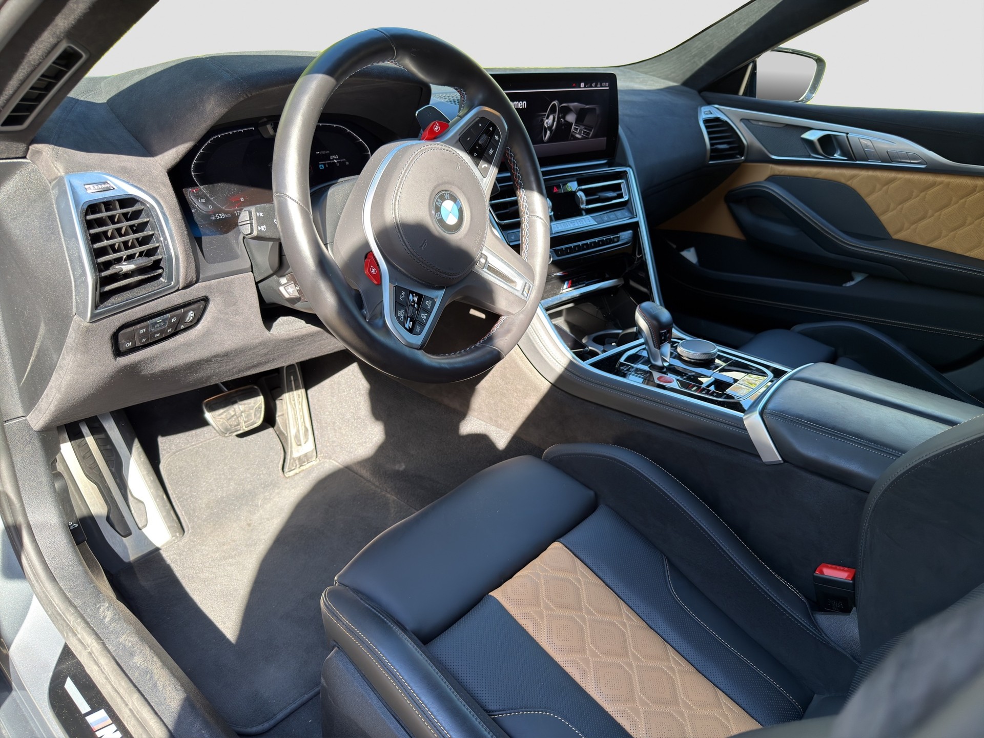 BMW M8 xDrive M Competition Steptronic-image-6