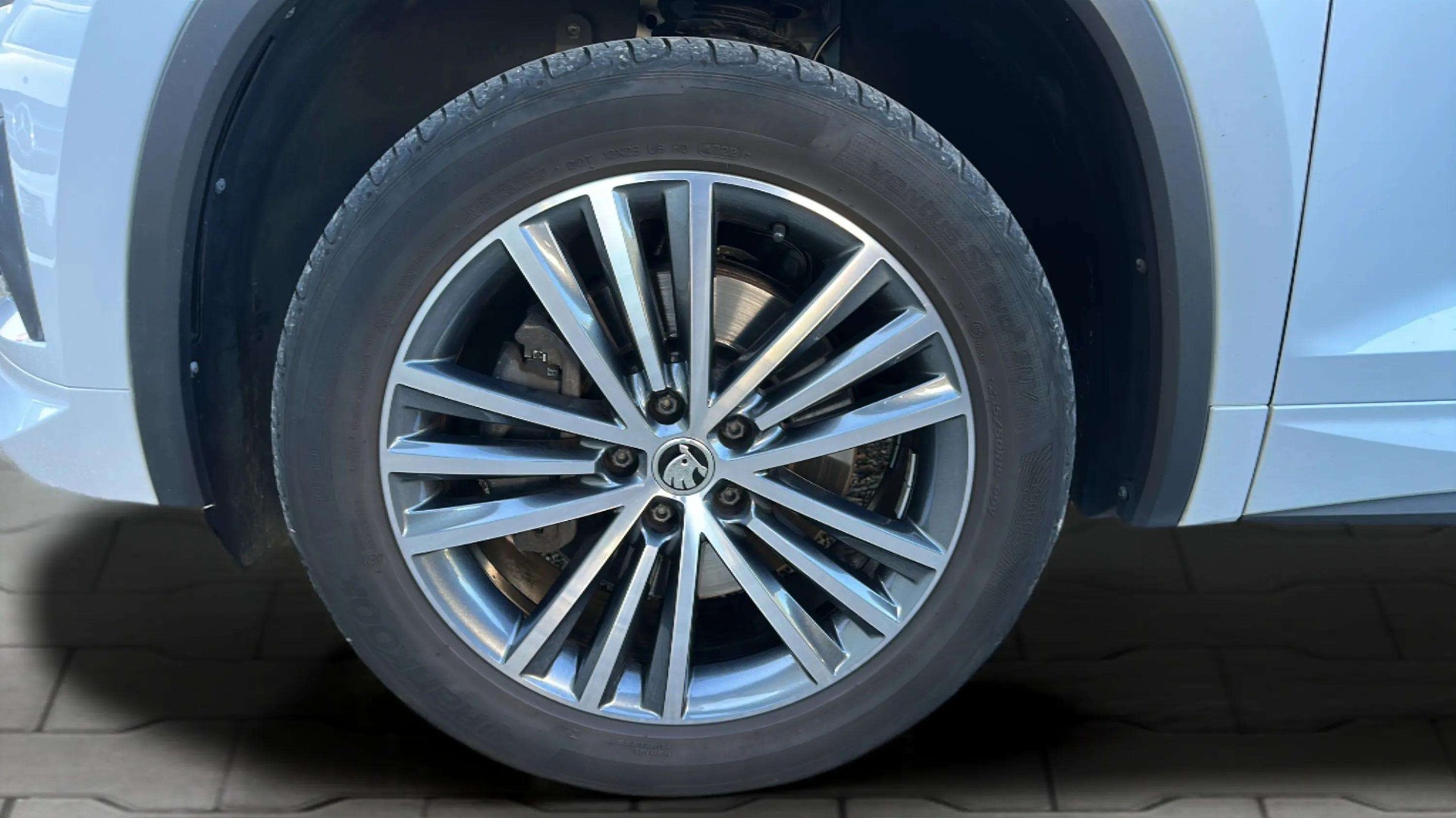 SKODA Kodiaq 2.0 TSI 4x4 L&K mit AHK & Standheizung-image-27