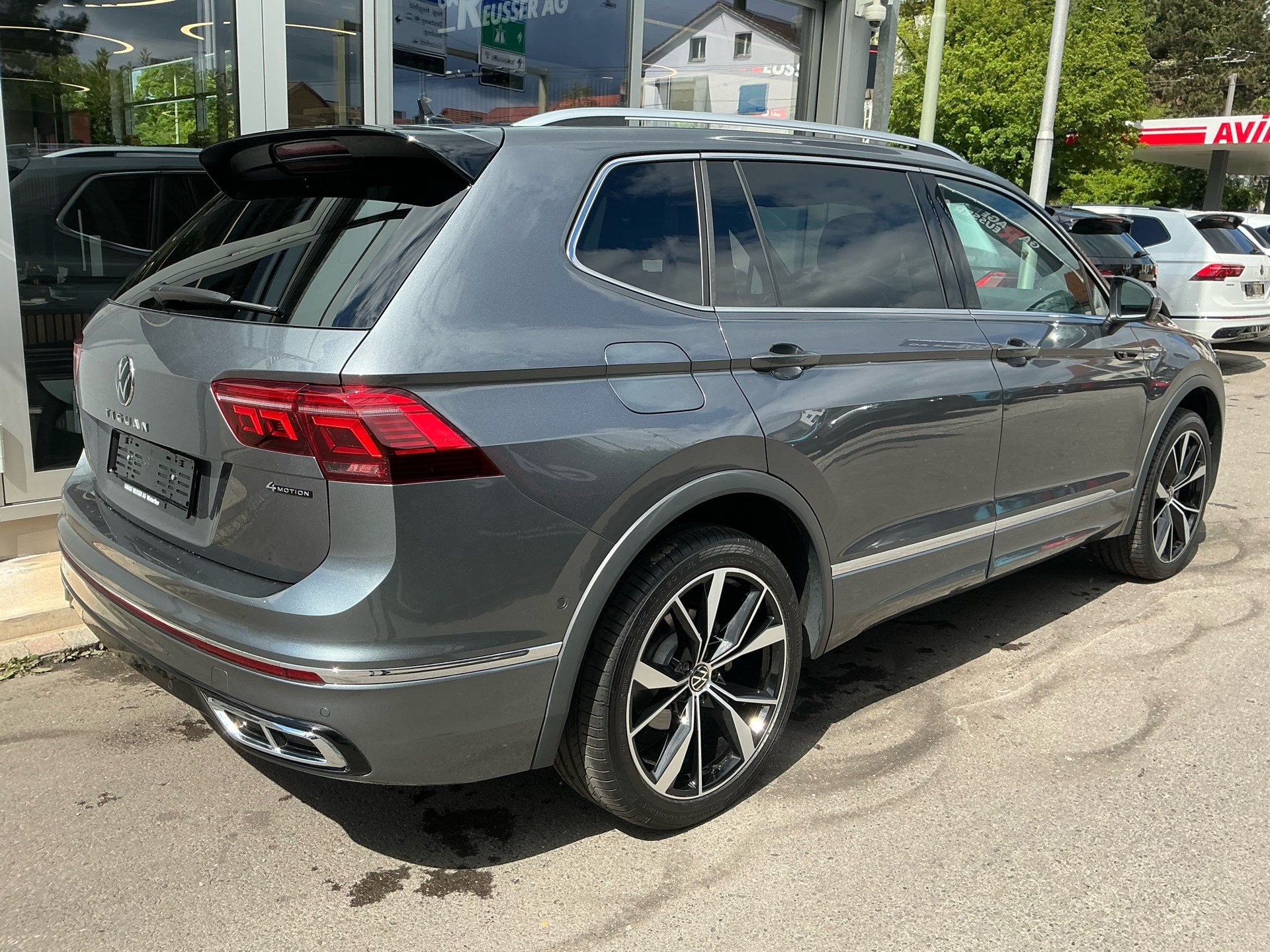 VW Tiguan Allspace R-LINE 4 MOTION *** PANORAMAGLASDACH & ANHÄNGEKUPPLUNG ***-image-3