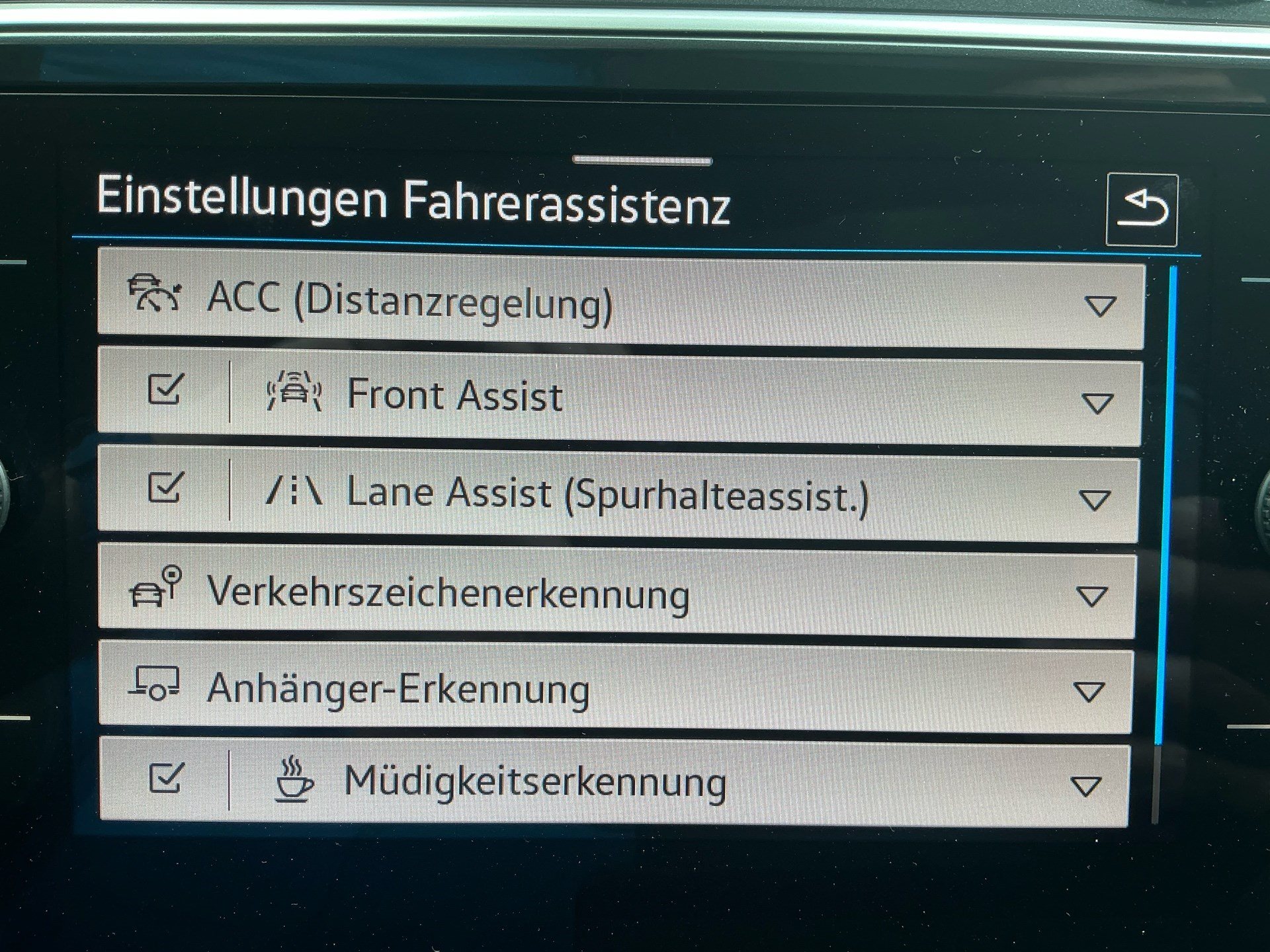 VW Tiguan Allspace R-LINE 4 MOTION *** PANORAMAGLASDACH & ANHÄNGEKUPPLUNG ***-image-21