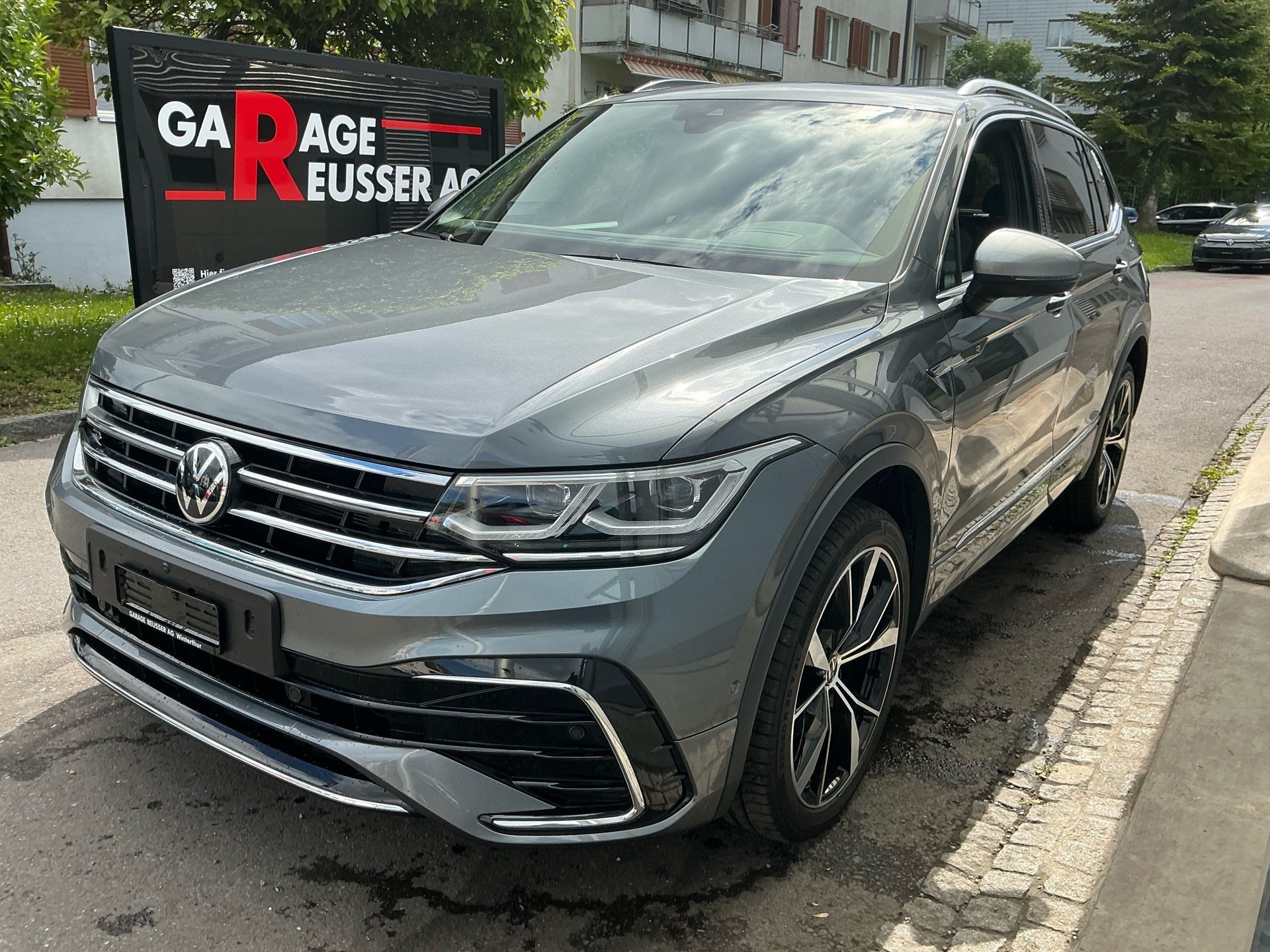 VW Tiguan Allspace R-LINE 4 MOTION *** PANORAMAGLASDACH & ANHÄNGEKUPPLUNG ***