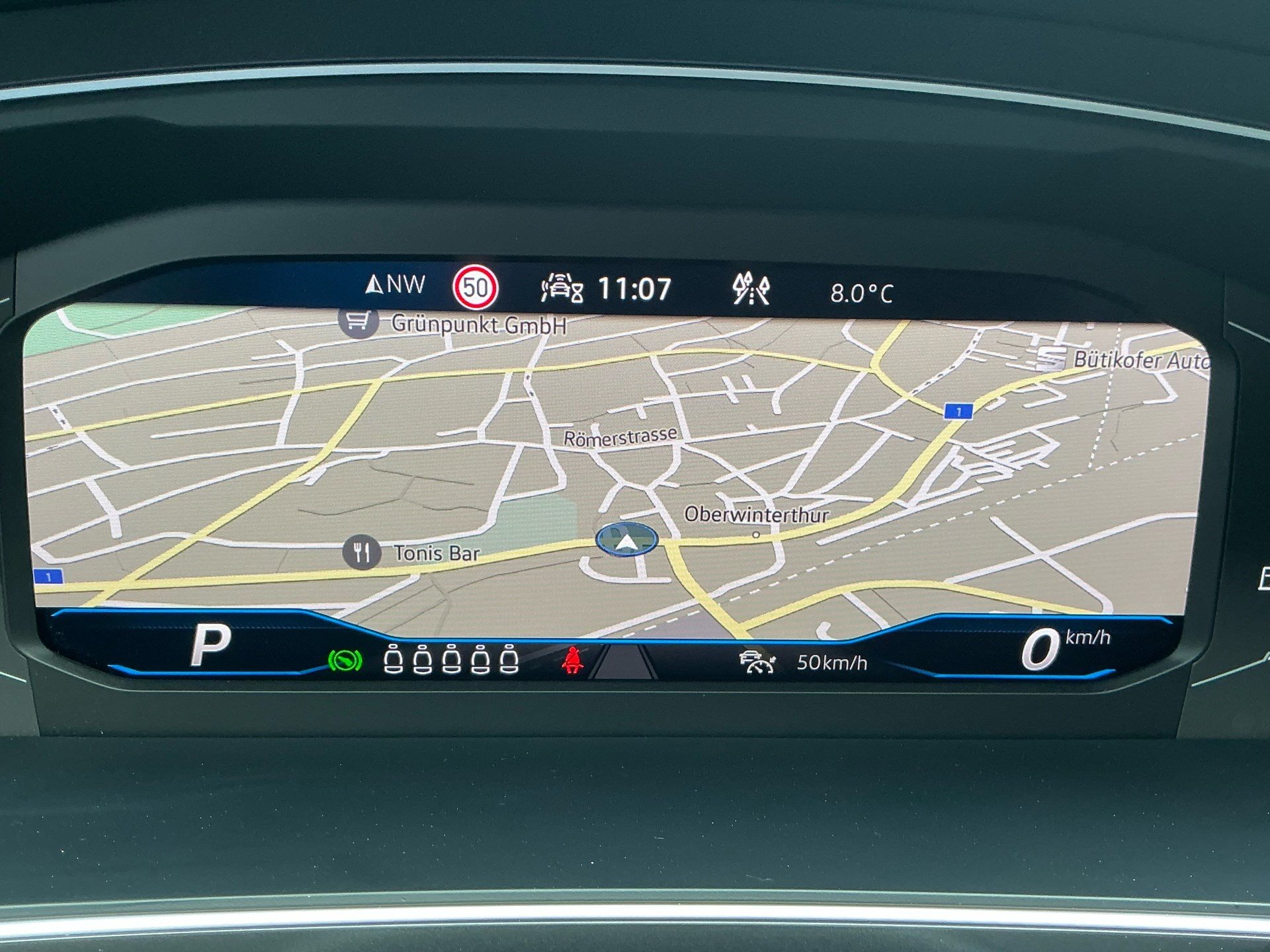 VW Tiguan Allspace R-LINE 4 MOTION *** PANORAMAGLASDACH & ANHÄNGEKUPPLUNG ***-image-12