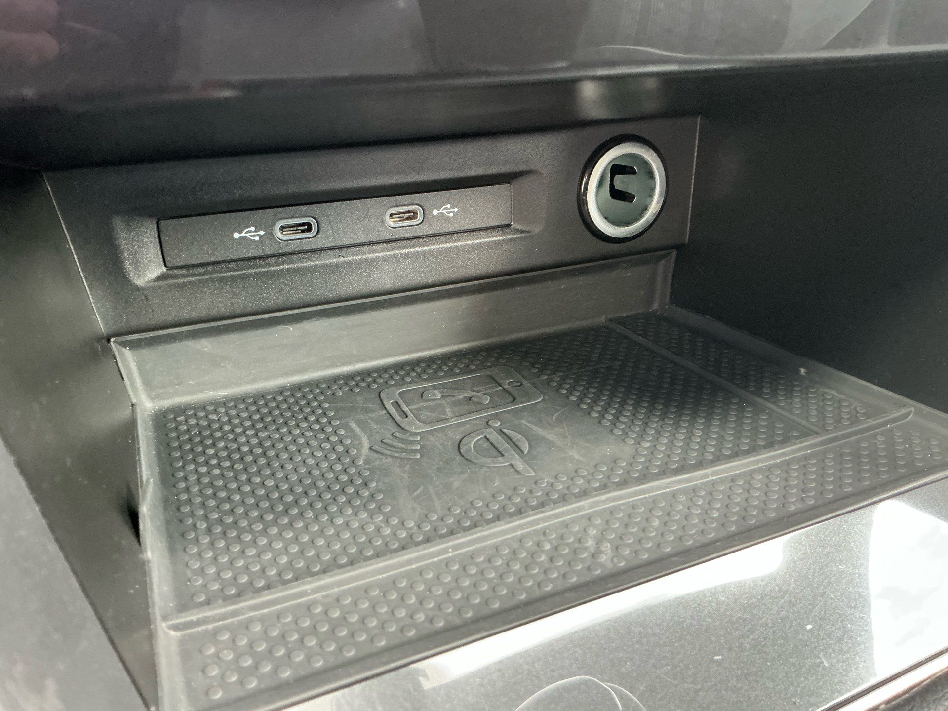 VW Tiguan Allspace R-LINE 4 MOTION *** PANORAMAGLASDACH & ANHÄNGEKUPPLUNG ***-image-24